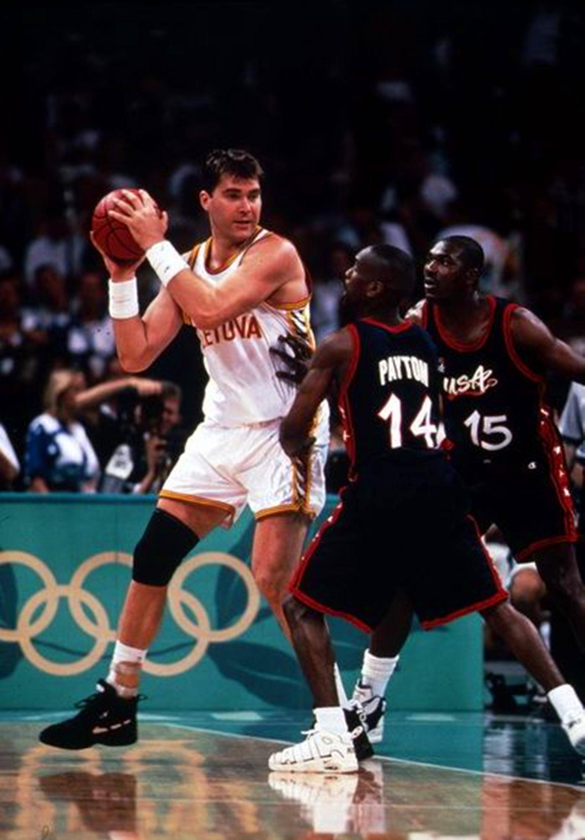 尼斯球员获得个人荣誉，为球队贡献不凡