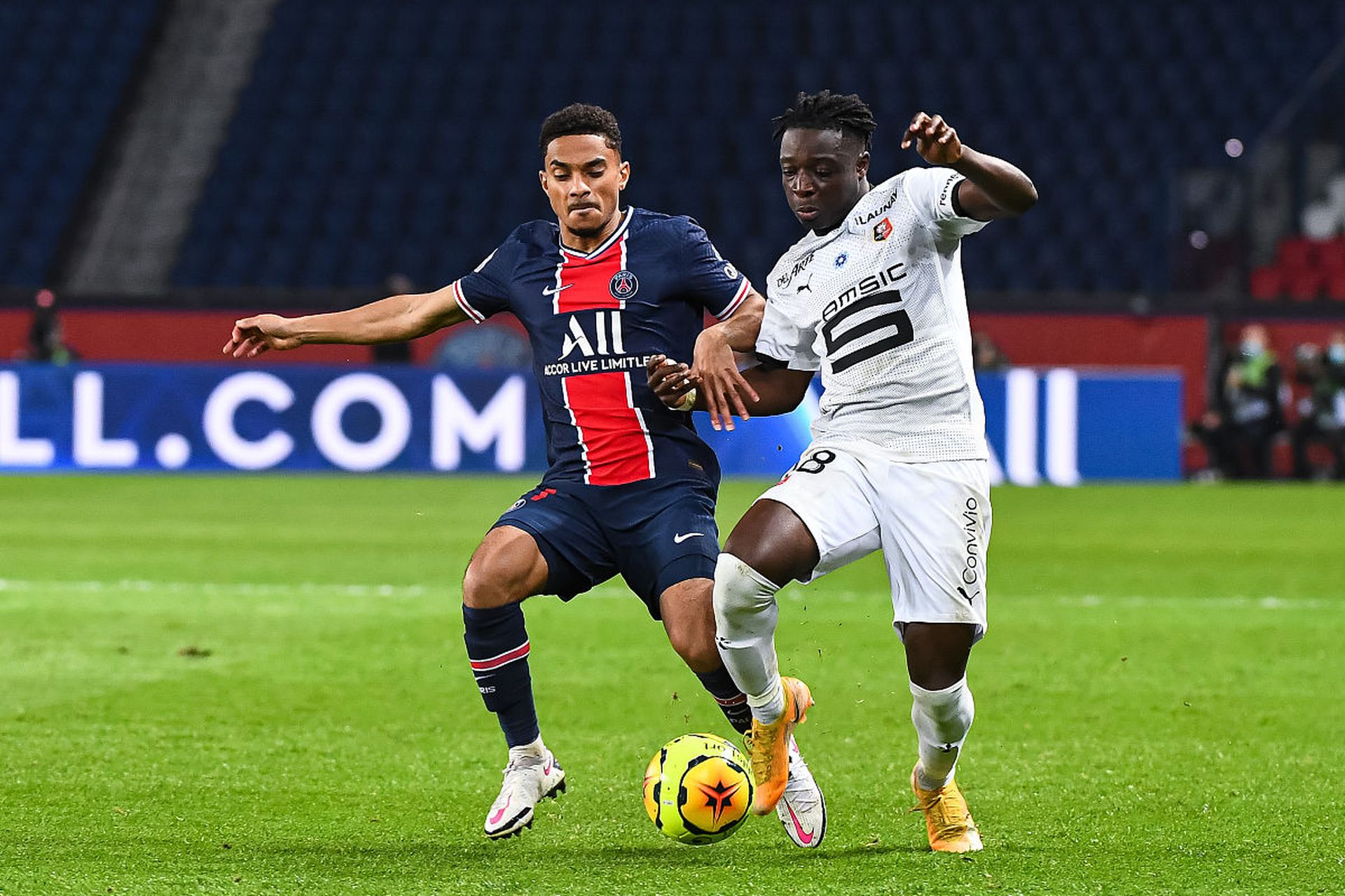 关于巴黎圣日耳曼客场-胜里尔防守仍待提升的信息