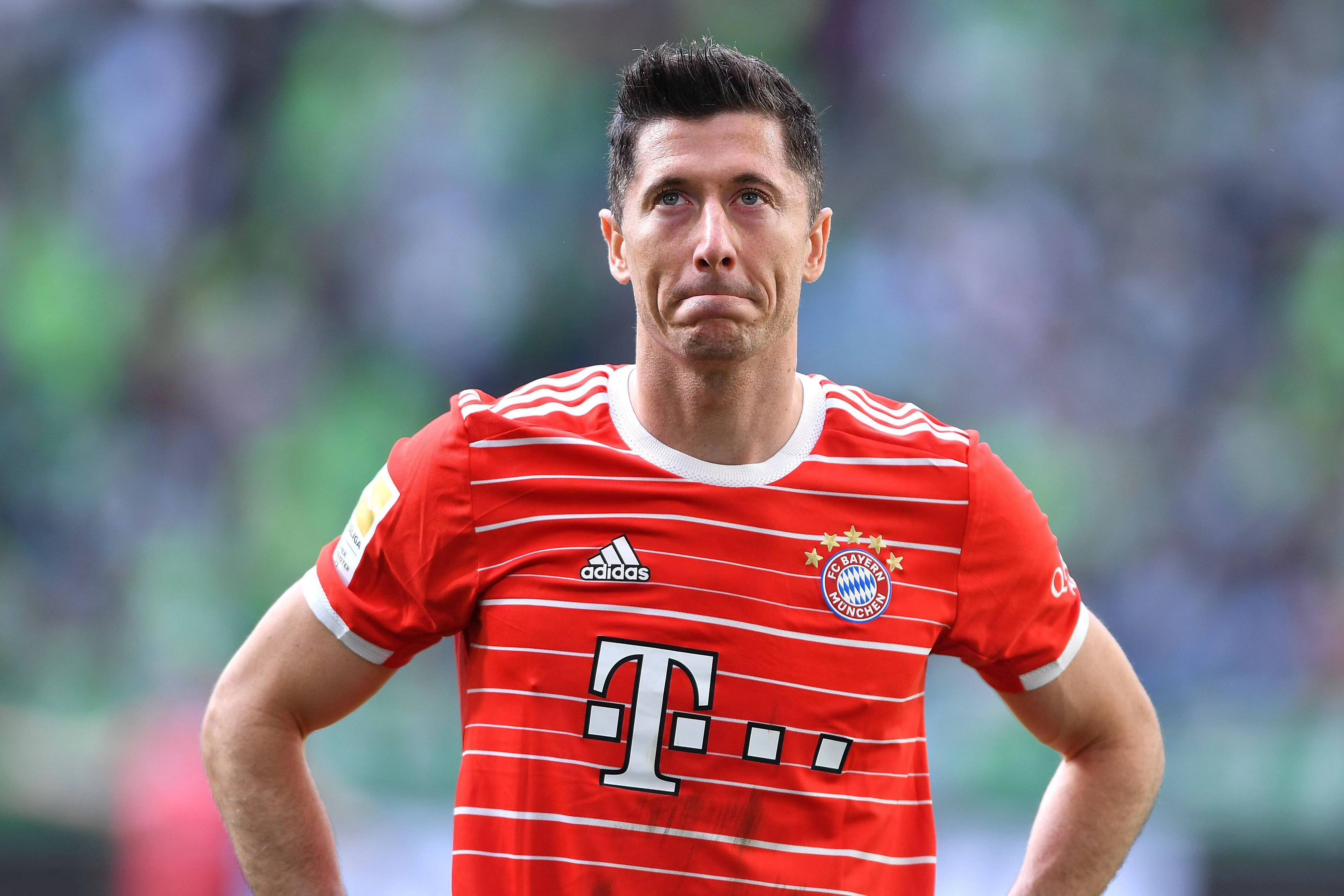 包含拜仁慕尼黑胜多特蒙德，莱万多夫斯基梅开二度的词条