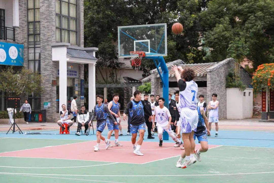 关于篮球公益赛设立专项基金，资助贫困地区体育事业的信息