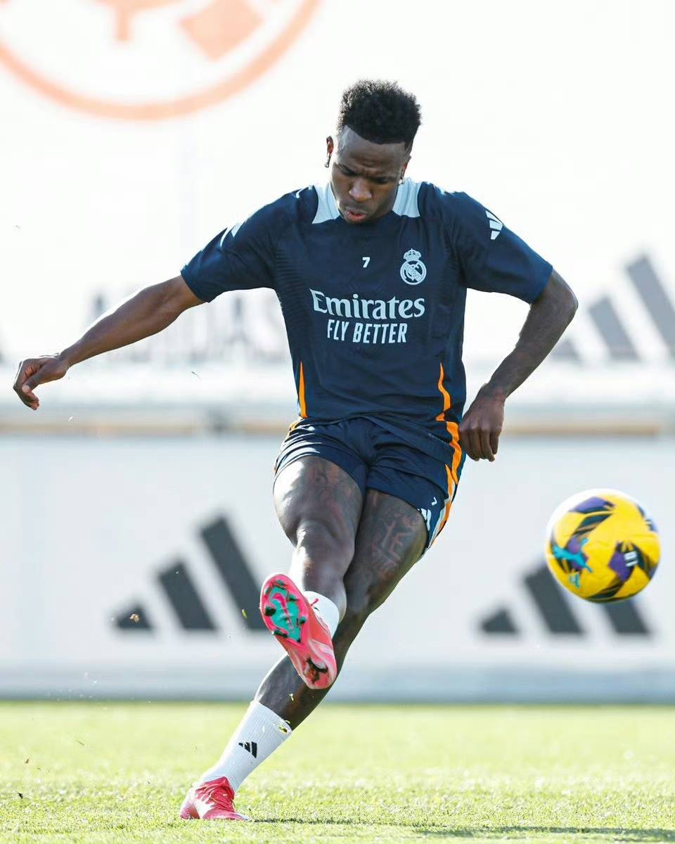 包含莱加内斯客场战平，延续联赛不败战绩的词条