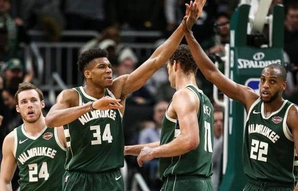 关于雄鹿队击败凯尔特人队，继续保持不败战绩的信息