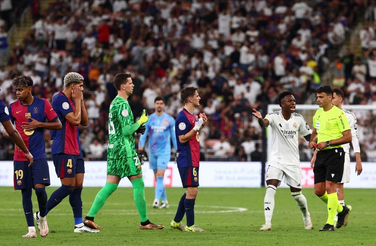 包含巴萨梅西突破传射得手，全面助球队获胜的词条