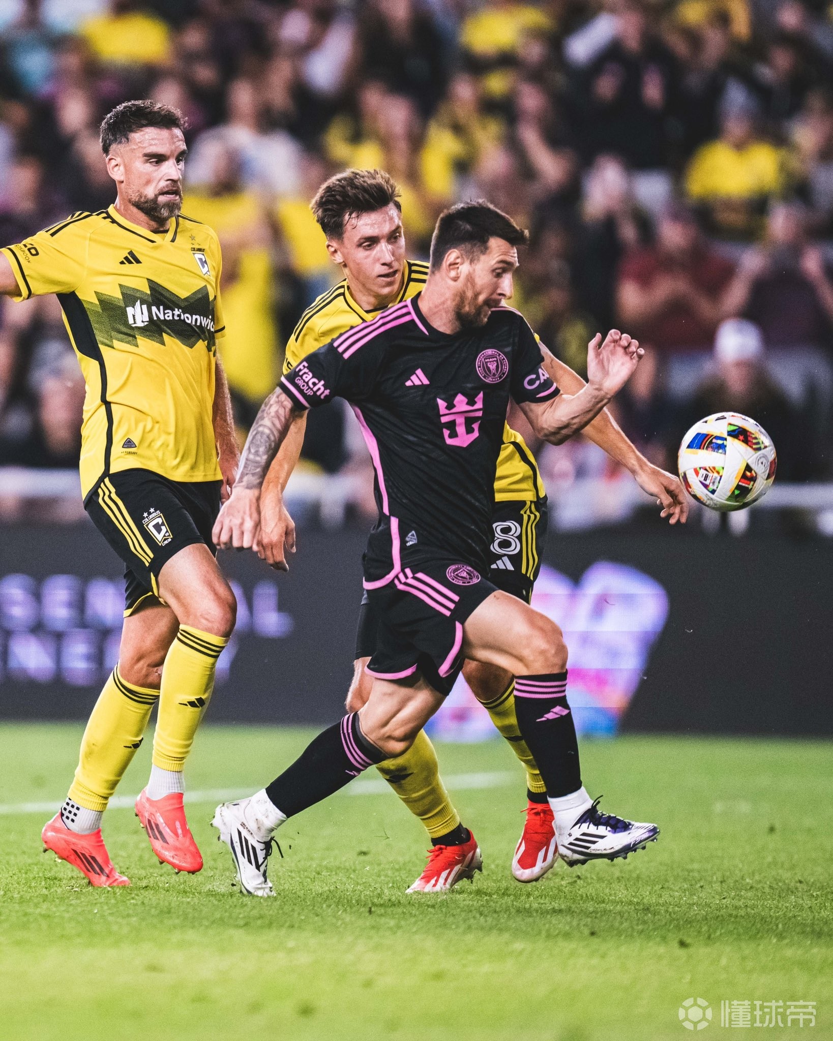 梅斯队球员收获职业生涯首粒进球，热情庆祝的简单介绍