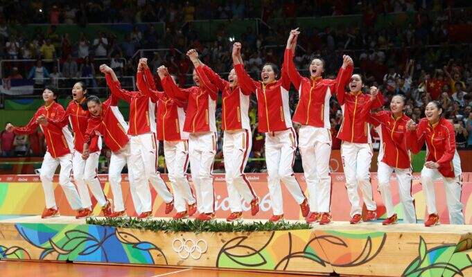 关于巴西队在排球比赛中取得冠军，士气高昂的信息