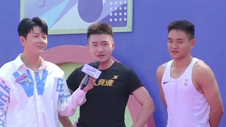 激烈对决，球队拼尽全力向前冲