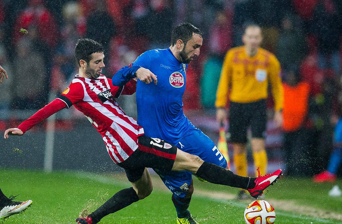 关于比利亚雷亚尔击败对手夺得分的信息