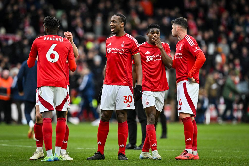 利物浦再次大胜，切尔西客场逆转西汉姆联，追赶排名的简单介绍