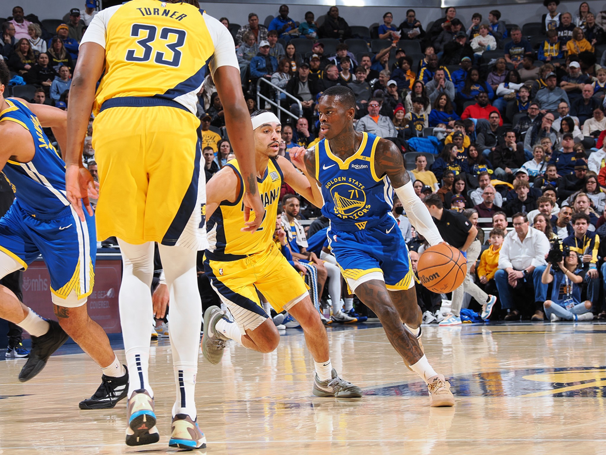 梅西遭遇勇士绝杀，NBA局势紧张