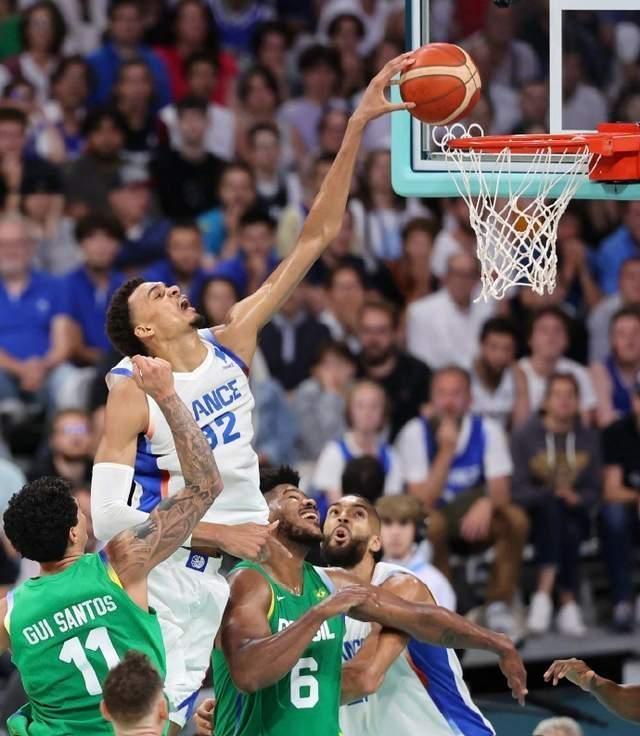 法国篮球联赛半决赛，马赛取得开门红