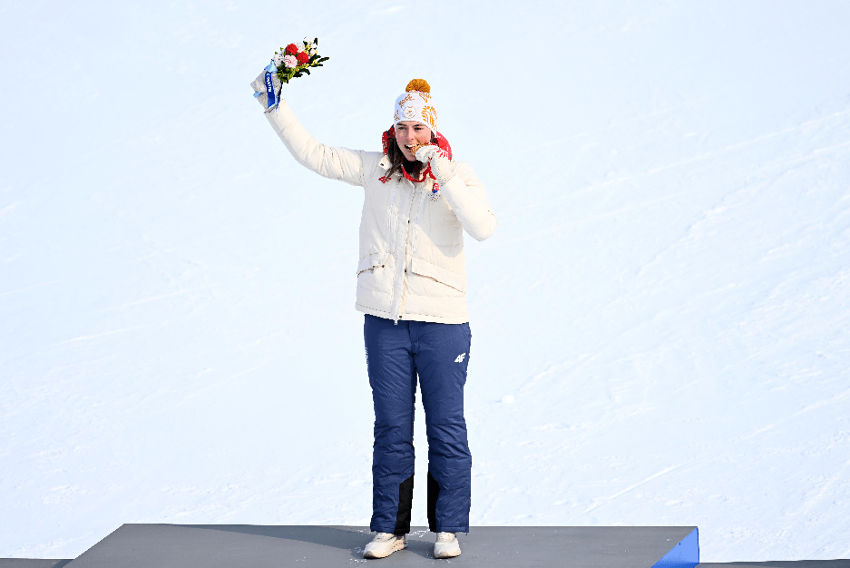 斯洛伐克选手在足球比赛中获得银牌