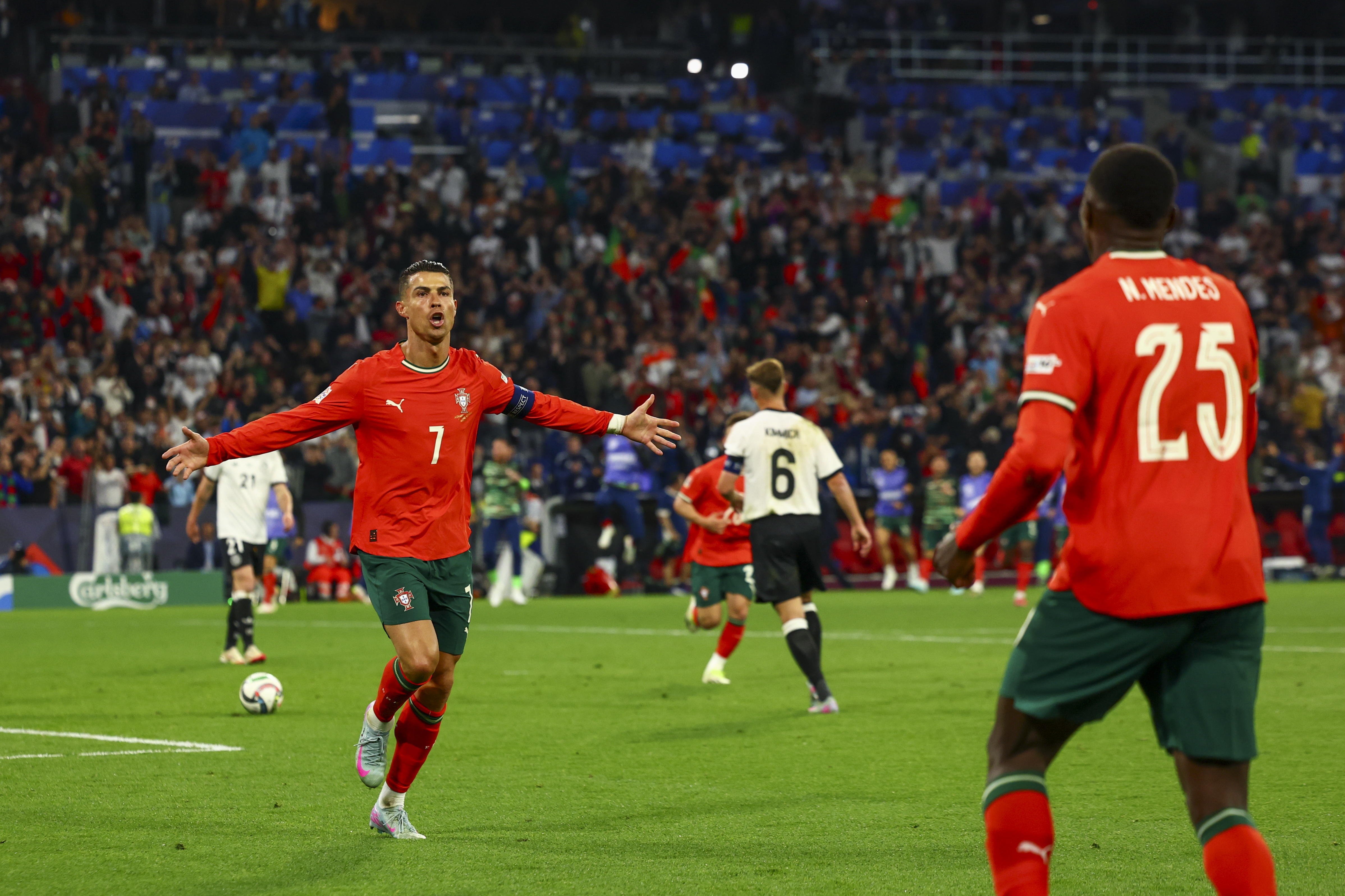 欧国联赛事：葡萄牙战绩优异，领跑小组晋级前景大的简单介绍