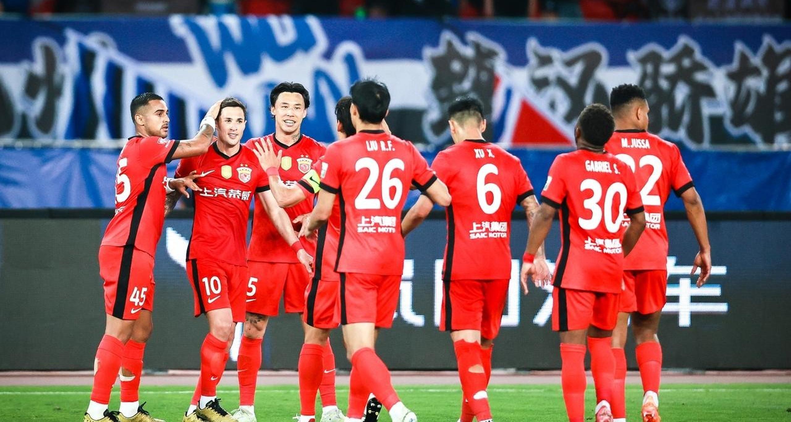 国内足球豪强准备争霸，铁血决战令人期待