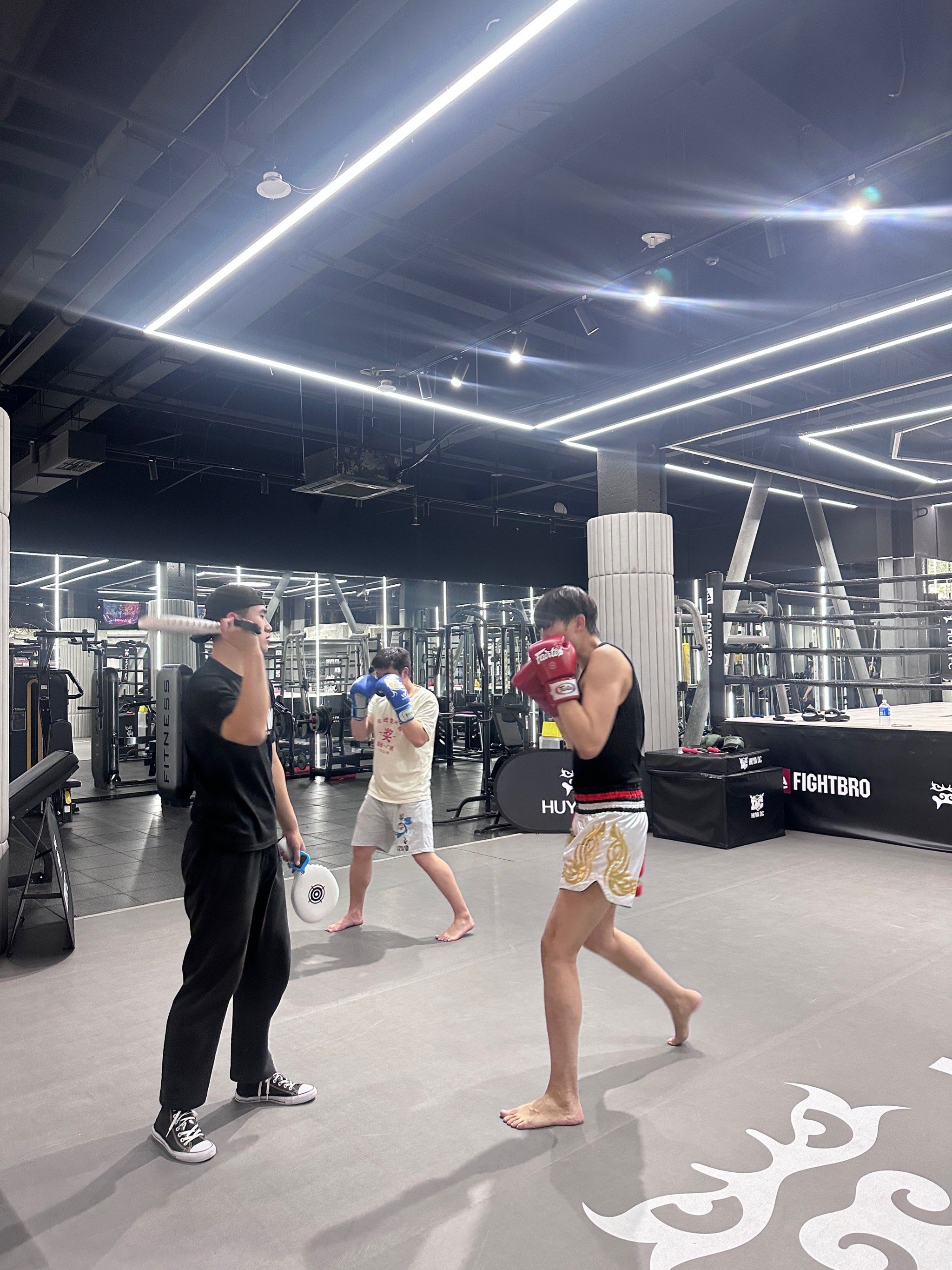 见证力量拳击选手慑人技艺的简单介绍