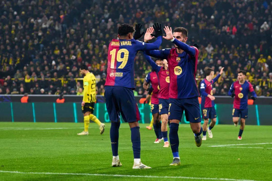 多特蒙德遭遇不利，主场击败