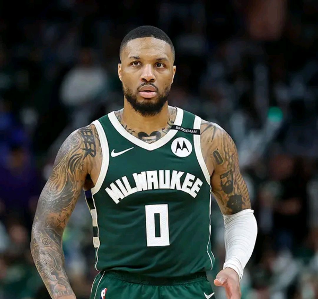 包含雄鹿队实力强劲，望破例冲击总冠军的词条