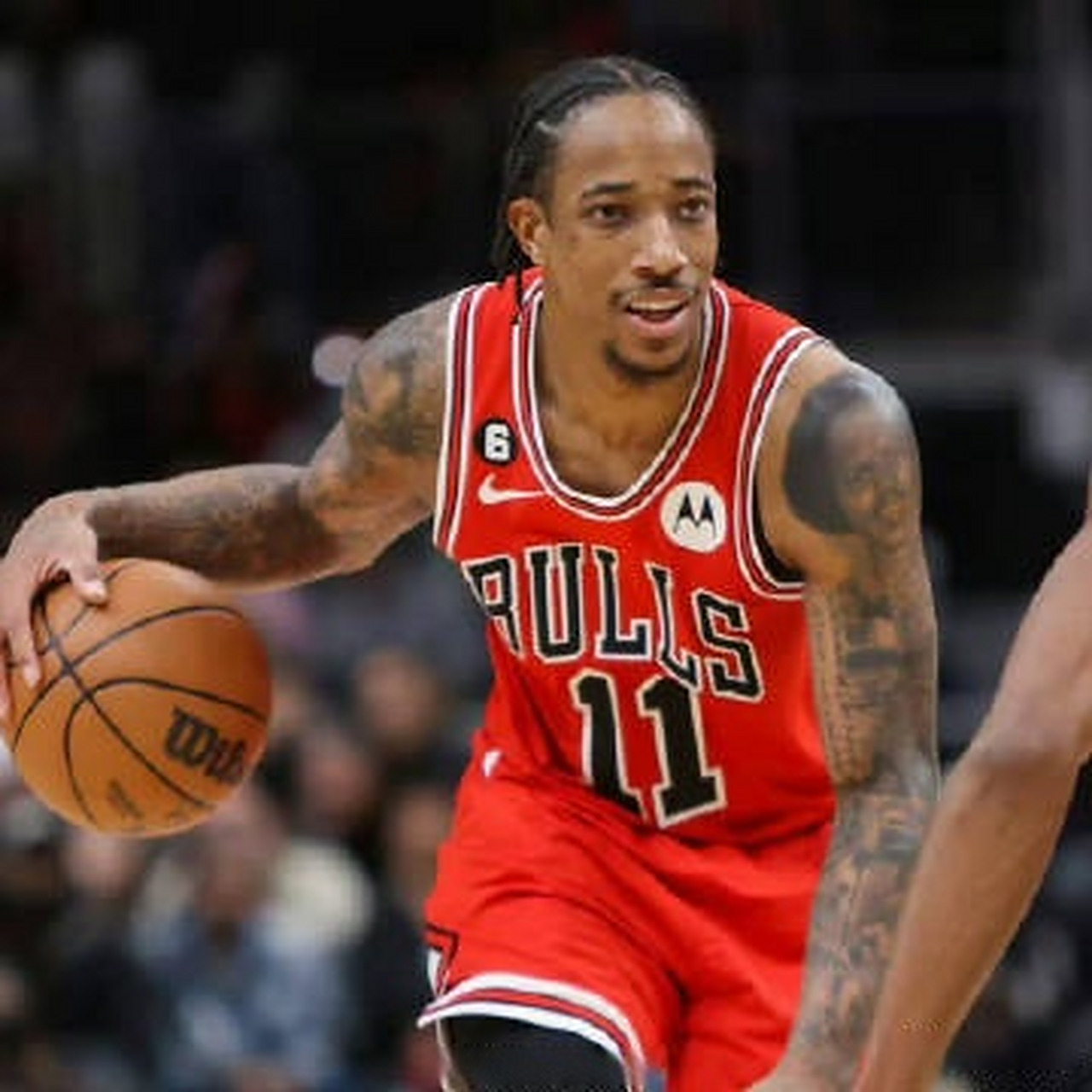 活塞战胜尼克斯，德罗赞砍22分