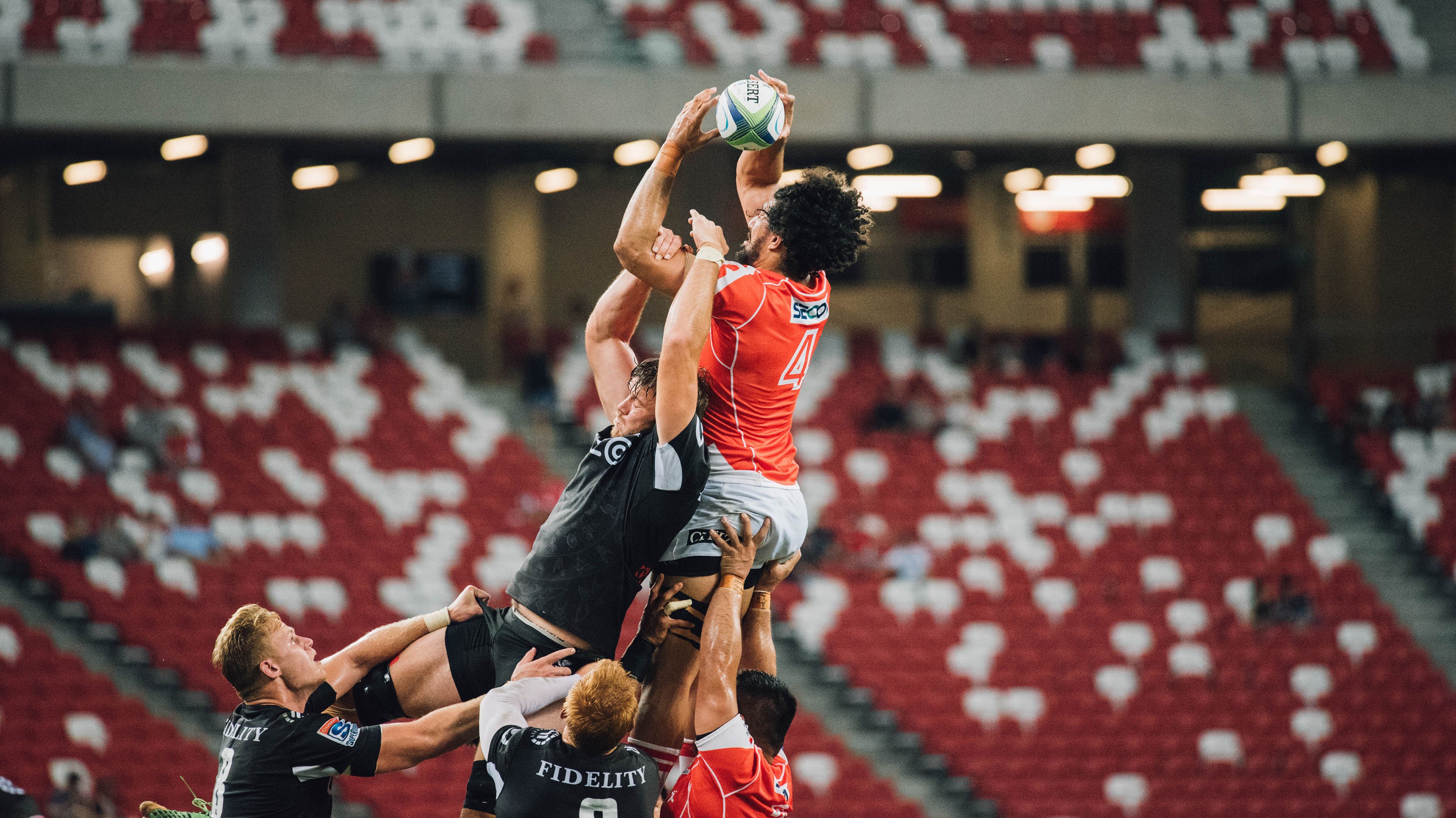 赛场之巅，爵士单节统治与范弗利特的英超时刻